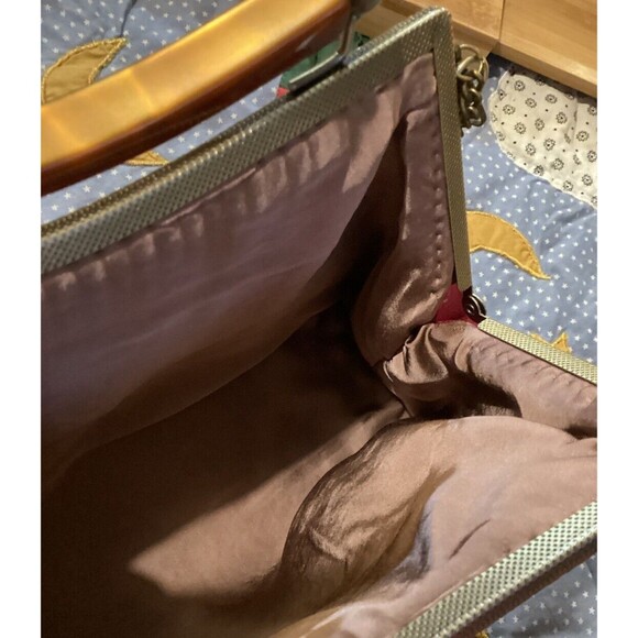 Beautiful Floral Embroidered Burgundy Crossbody / Handbag Chain Strap Kiss Lock - Picture 8 of 11